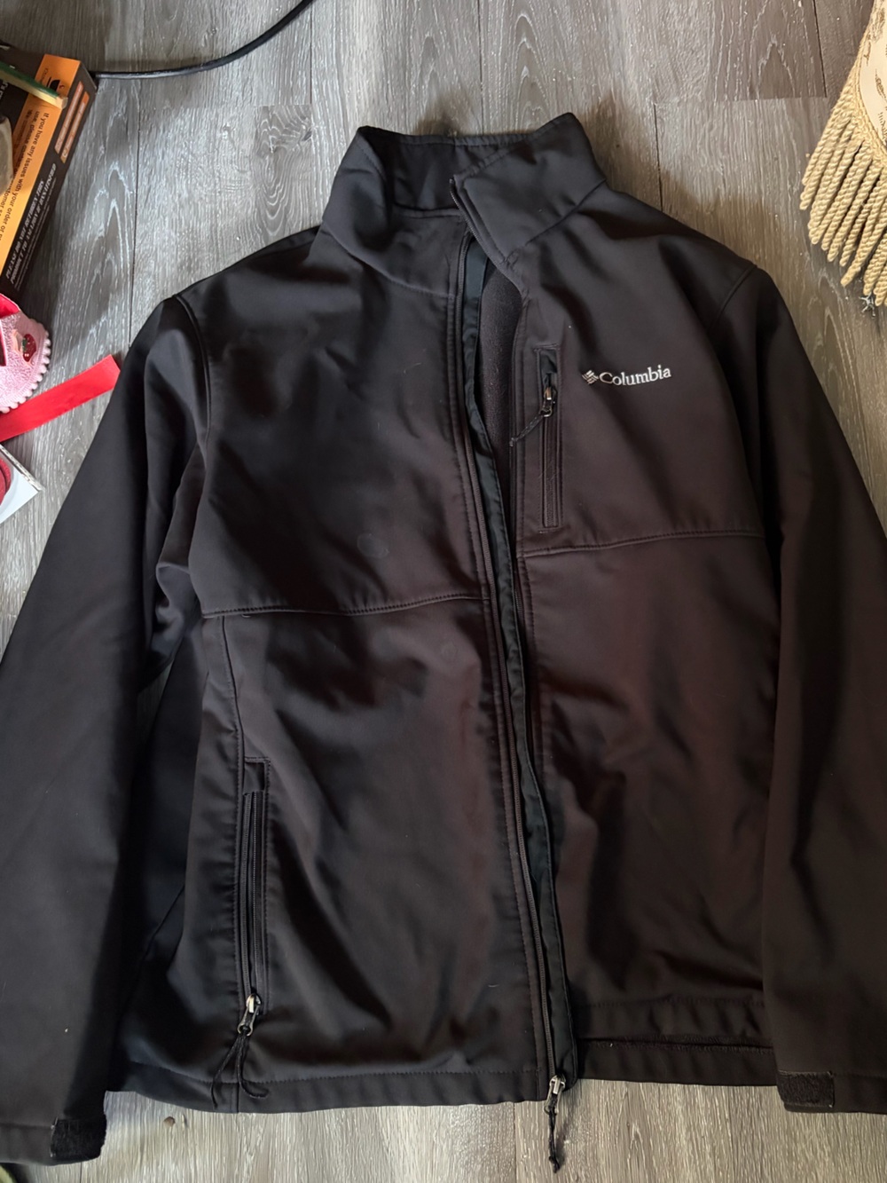 Columbia Men's Black Performance Softshell Jacket